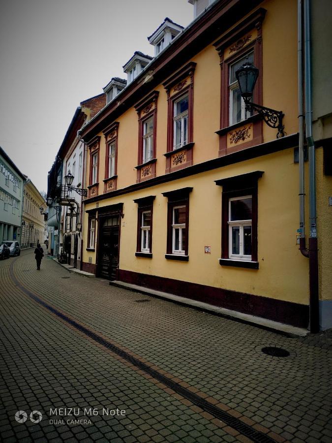 Grande Familia Apartman Appartement Eger Buitenkant foto